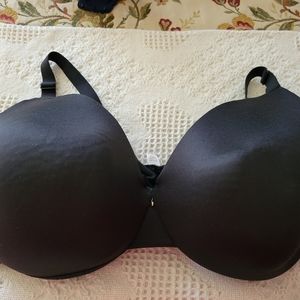 Black Cacique bra. Size 46 C lightly lined full coverage